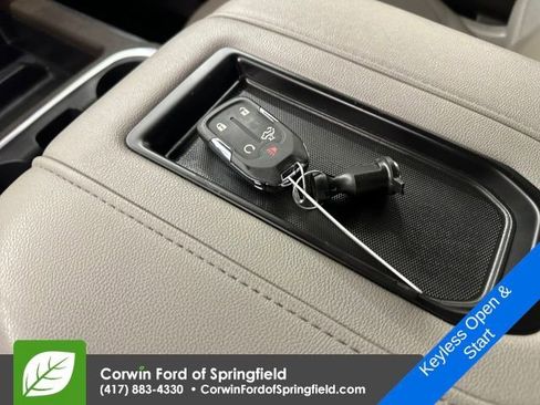 Used 2021 GMC Sierra 1500 SLT w/ SLT Premium Package image 18