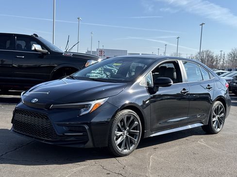 Used 2026 Toyota Corolla SE image 12