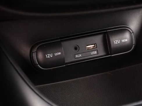Used 2018 Kia Soul + FWD image 18