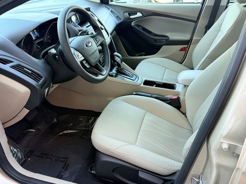 Used 2017 Ford Focus SE FWD image 27