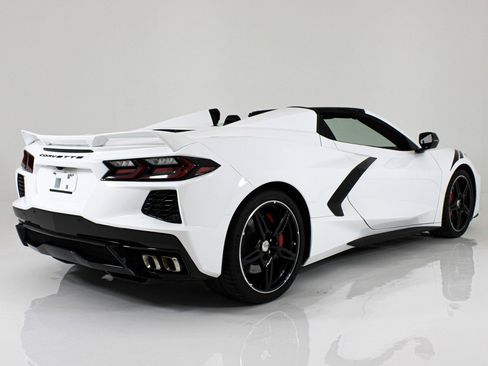 Used 2022 Chevrolet Corvette Stingray Premium Conv w/ Z51 Performance Package RWD image 10