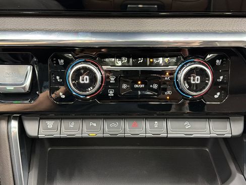 Used 2025 GMC Sierra 3500 Denali w/ Denali Reserve Package image 24