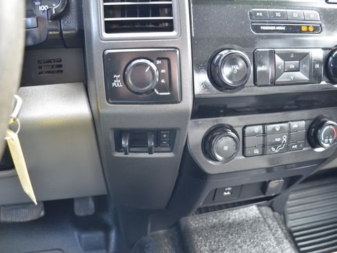 Used 2020 Ford F250 XL w/ STX Appearance Package image 12