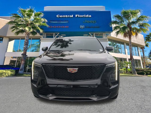Used 2024 Cadillac XT4 Sport FWD image 3