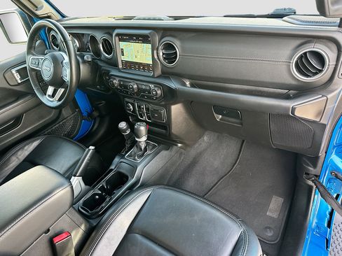 Used 2022 Jeep Wrangler Unlimited Sahara image 33