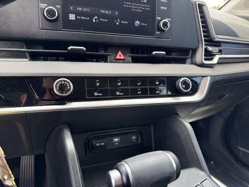 Used 2025 Kia Sportage LX image 25