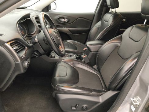 Used 2020 Jeep Cherokee Latitude Plus w/ Cold Weather Group image 17