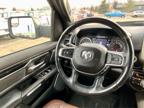 Used 2019 RAM 1500 Laramie image 39