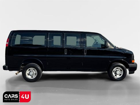 Used 2017 Chevrolet Express 2500 image 8