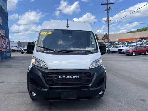 Used 2025 RAM ProMaster 2500 w/ Convenience Group FWD image 5