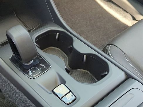 New 2025 Volvo XC40 B5 Core w/ Protection Package Premier image 32