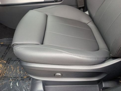 New 2026 Mercedes-Benz GLB 250 4MATIC image 24
