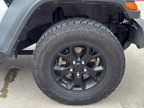 Certified 2020 Jeep Wrangler Sport AWD/4WD image 27
