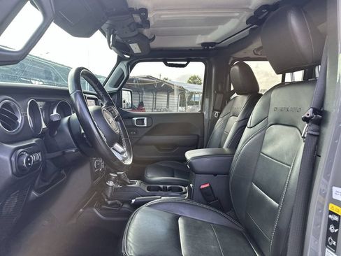 Used 2021 Jeep Gladiator Overland AWD/4WD image 13