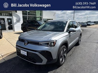 Used 2026 Volkswagen Taos SE w/ Panoramic Sunroof Package