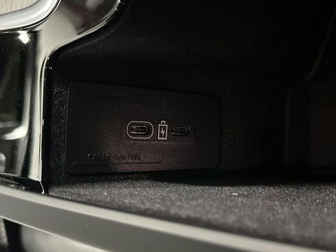 Used 2024 Volvo XC90 B6 Ultimate w/ Lounge Package image 25