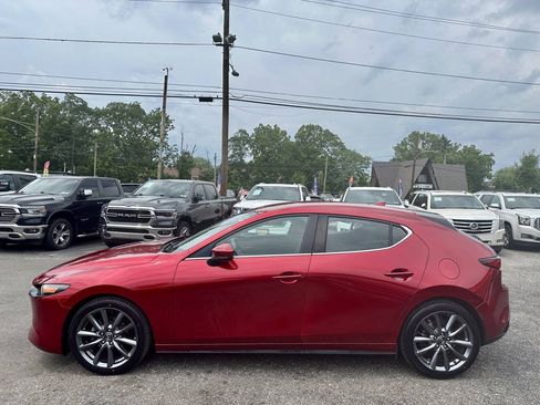 Used 2019 MAZDA MAZDA3 Hatchback w/ Preferred Package FWD image 5