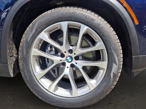 Certified 2024 BMW X5 xDrive40i w/ Premium Package AWD/4WD image 9