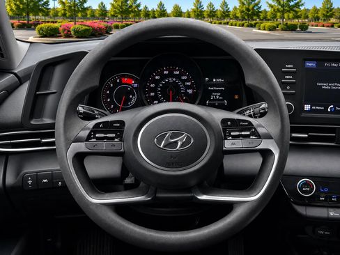 Used 2022 Hyundai Elantra SEL FWD image 15