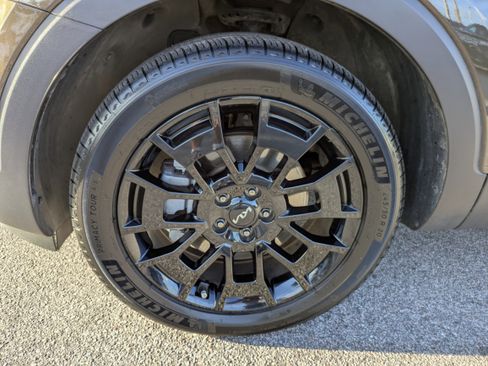 Used 2022 Kia Telluride SX w/ SX Prestige Package image 12