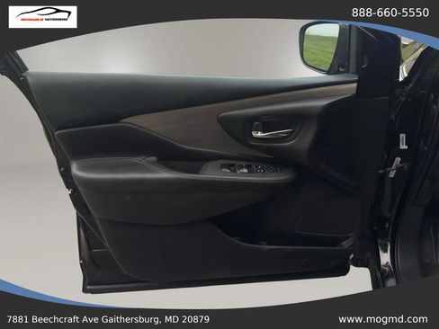 Used 2018 Nissan Murano SV AWD/4WD image 19