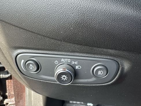 Used 2020 Chevrolet Equinox LT FWD image 19