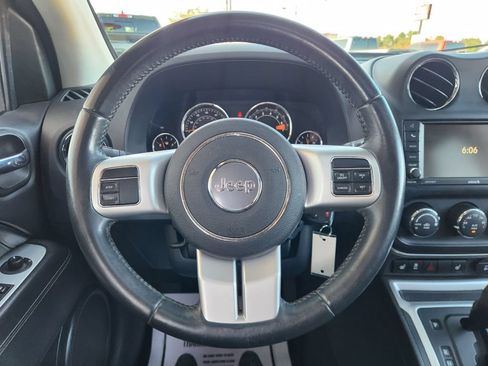 Used 2017 Jeep Compass High Altitude FWD image 19