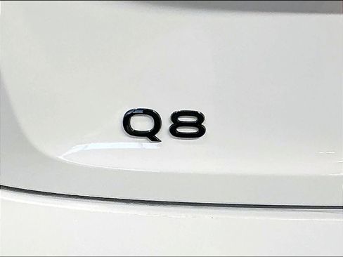 Certified 2024 Audi Q8 e-tron Premium Plus w/ Premium Plus Package image 11