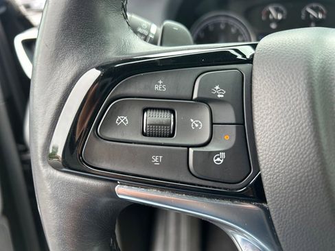 Used 2023 Buick Enclave Essence AWD/4WD image 24