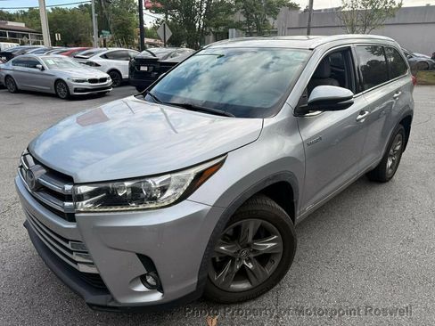Used 2019 Toyota Highlander Limited Platinum AWD/4WD image 2