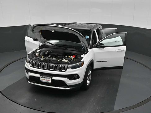 Used 2025 Jeep Compass Limited AWD/4WD image 27