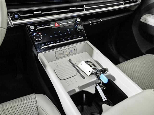 Used 2025 Hyundai Santa Fe SEL AWD/4WD image 13