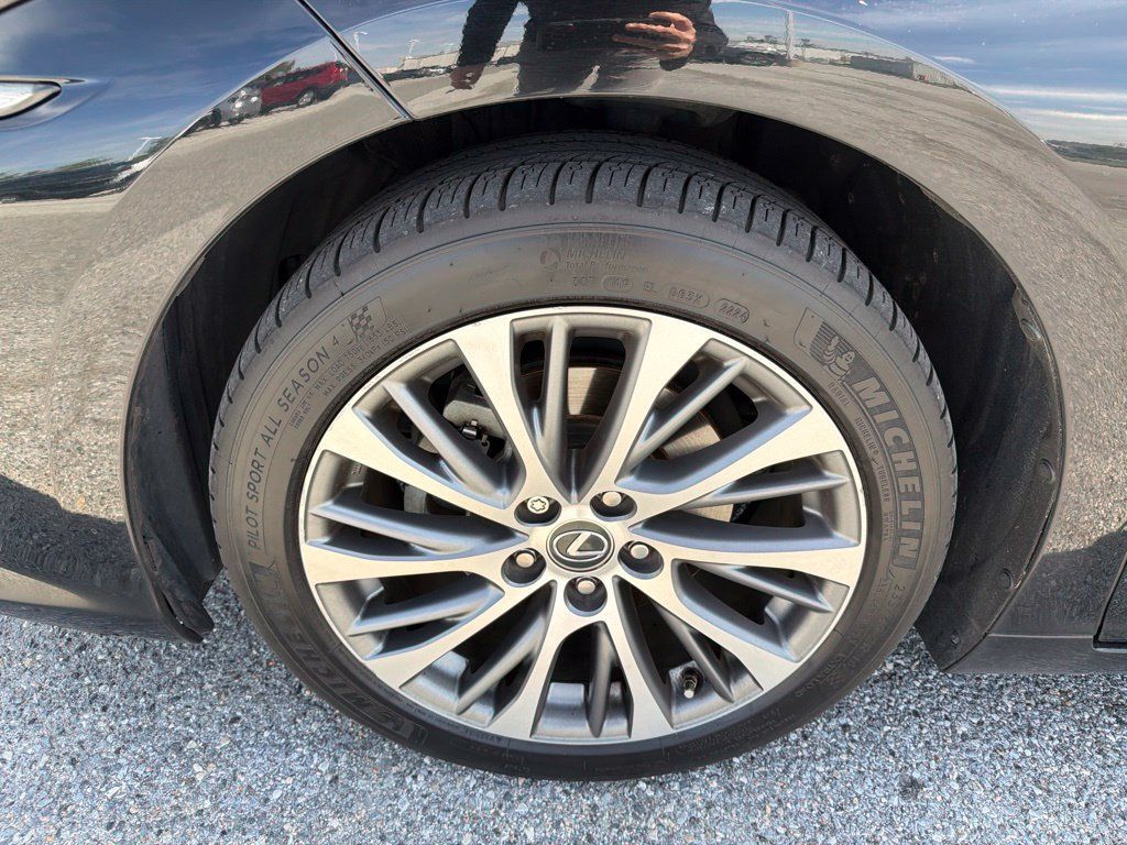 Used 2020 Lexus ES 350 w/ Premium Package FWD image 17