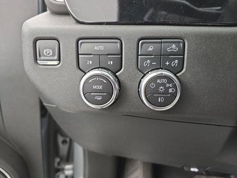 Used 2025 GMC Sierra 1500 SLT image 43