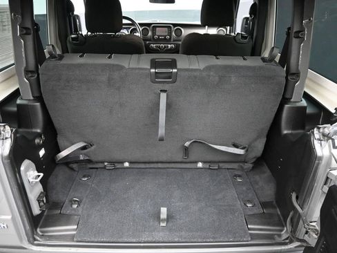 Used 2019 Jeep Wrangler Sport S image 10