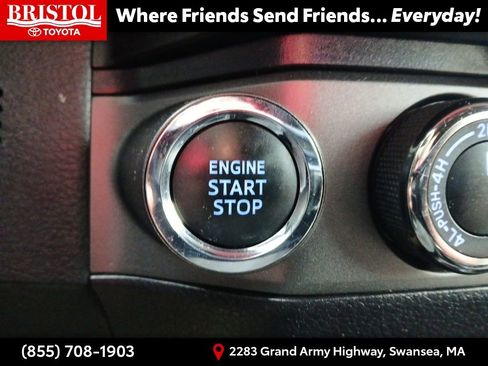 Used 2022 Toyota Tacoma TRD Off-Road image 33