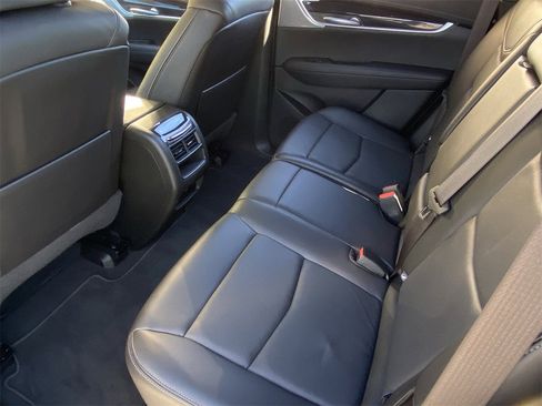 Certified 2025 Cadillac XT5 Premium Luxury image 17