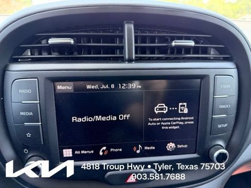 Certified 2025 Kia Soul LX w/ LX Technology Package FWD image 17