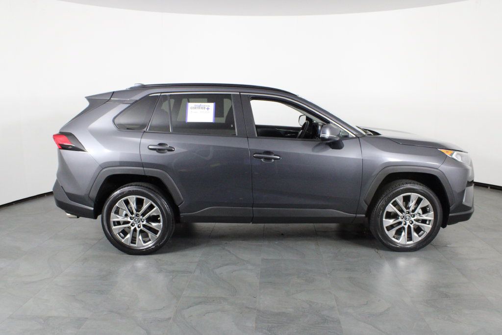 Used 2019 Toyota RAV4 XLE Premium w/ Cold Weather Package FWD image 11
