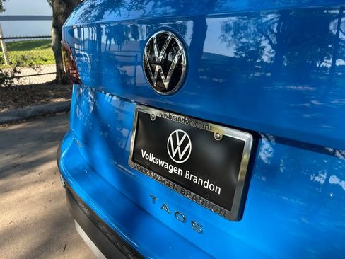 Certified 2023 Volkswagen Taos SE FWD image 49