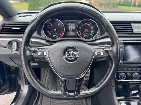 Used 2018 Volkswagen Passat 3.6 image 12