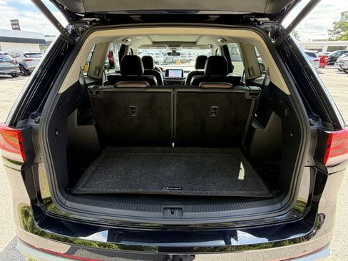 Used 2024 Volkswagen Atlas Peak Edition SEL AWD/4WD image 4