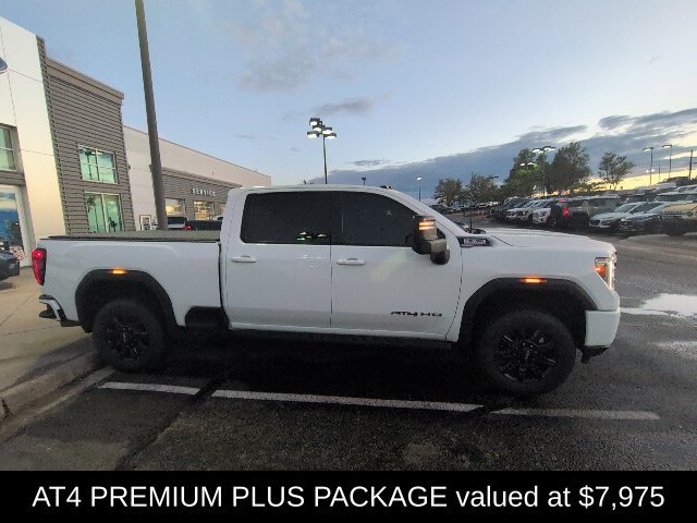 Used 2021 GMC Sierra 2500 AT4 w/ AT4 Premium Plus Package AWD/4WD image 4