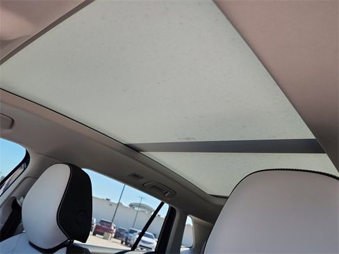 New 2025 Volkswagen Tiguan SE image 26