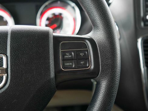 Used 2019 Dodge Grand Caravan SE FWD image 27