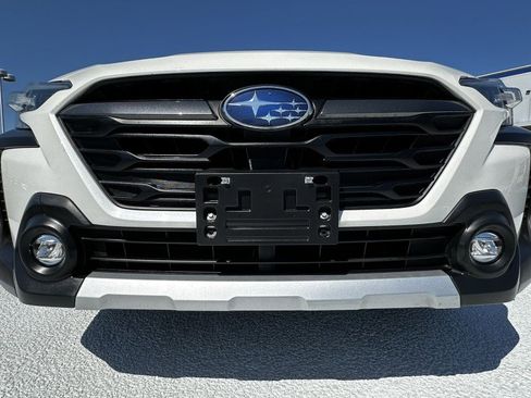 Used 2023 Subaru Outback Limited XT AWD/4WD image 3