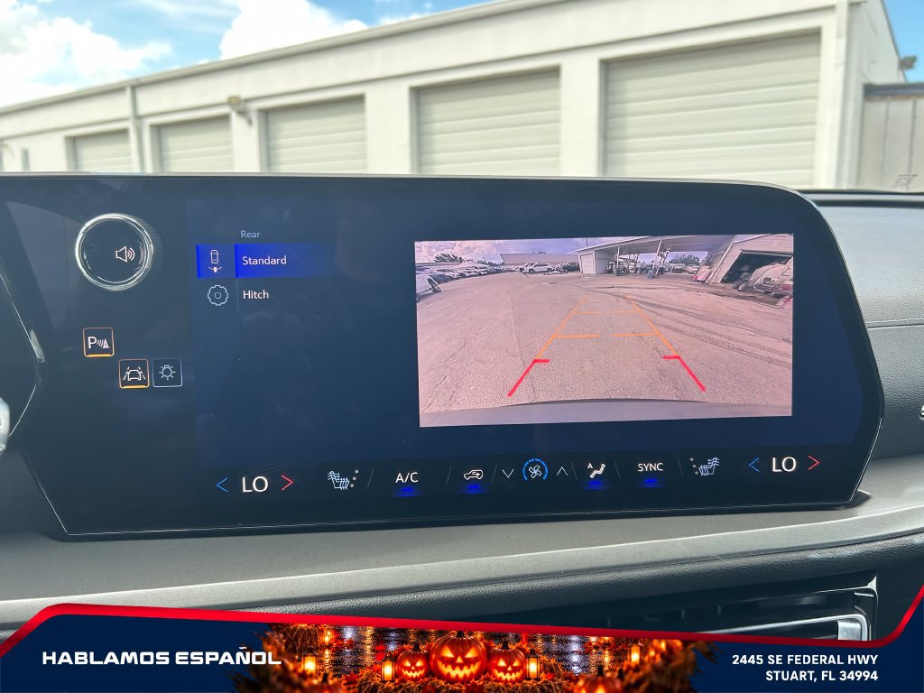 Used 2026 Chevrolet Traverse LT FWD image 24