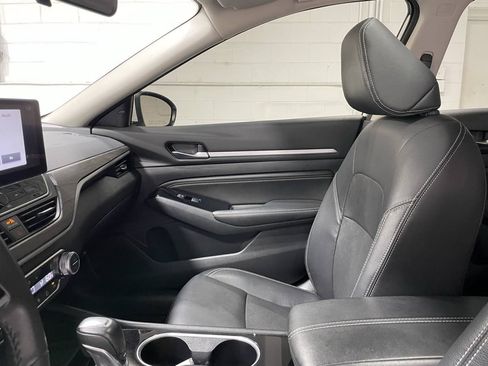 Used 2023 Nissan Altima 2.5 SL AWD/4WD image 12