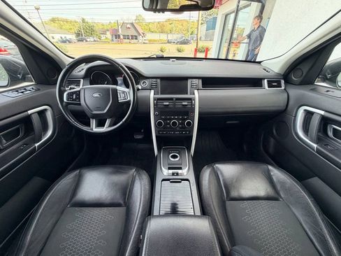 Used 2016 Land Rover Discovery Sport SE image 18