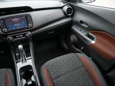 Certified 2023 Nissan Kicks SR image 11